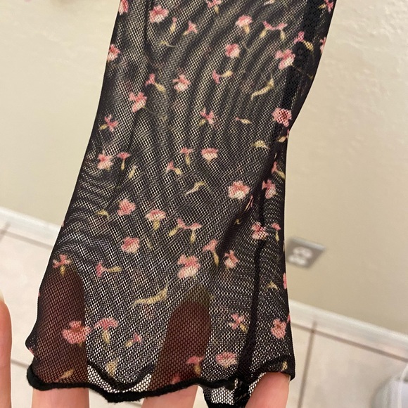 UO London sweetheart mesh top - Picture 6 of 7